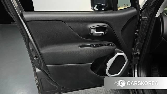 Jeep Renegade id 4929708 из Кореи 16
