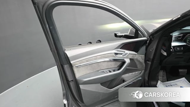Audi e-Tron id 4625582 из Кореи 16