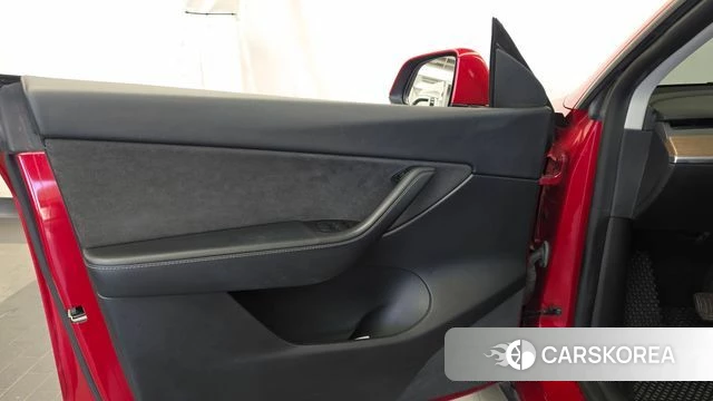 Tesla Model Y id 4880774 из Кореи 16