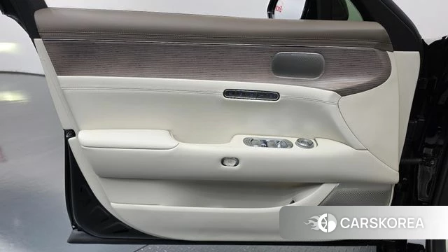 Genesis G90 (RS4) id 5015917 из Кореи 16