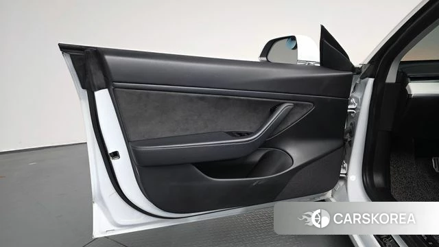 Tesla Model 3 id 4899858 из Кореи 16