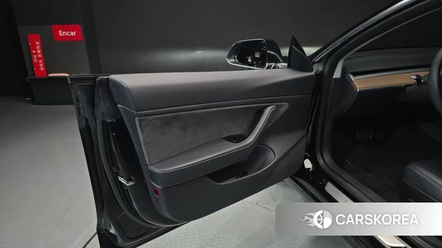 Tesla Model 3 id 4625749 из Кореи 16