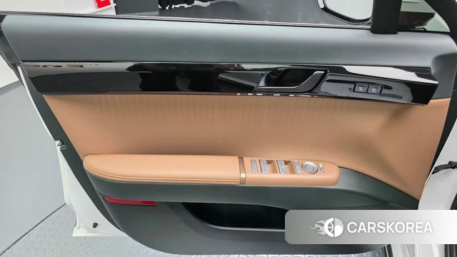 Hyundai Grandeur (GN7) id 5021375 из Кореи 16