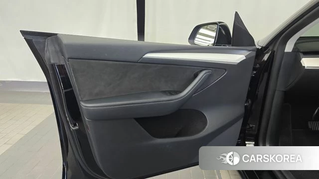 Tesla Model Y id 4778348 из Кореи 16