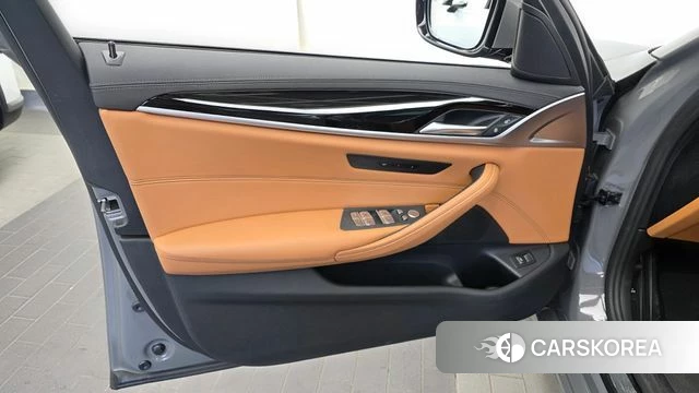 BMW 5 Series (G30) id 5034207 из Кореи 16