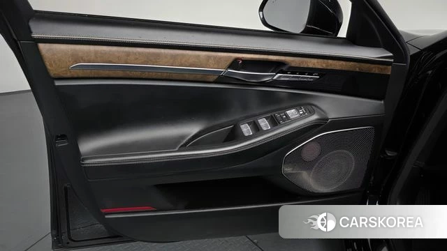 Genesis G90 id 4959961 из Кореи 16