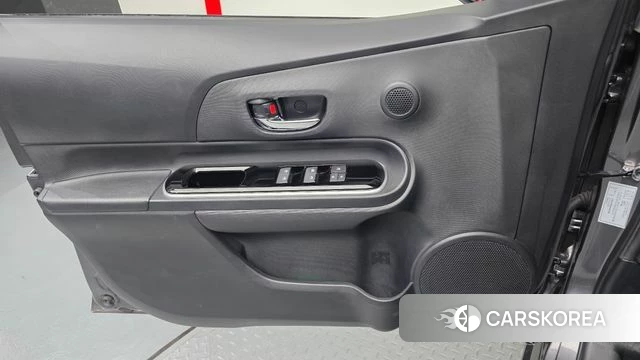 Toyota Prius C id 4988237 из Кореи 16