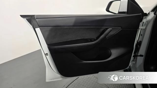 Tesla Model Y id 4666465 из Кореи 16