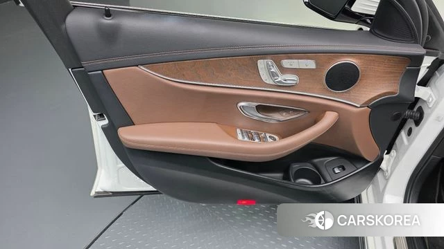 Mercedes-Benz E-Class W213 id 4918113 из Кореи 16