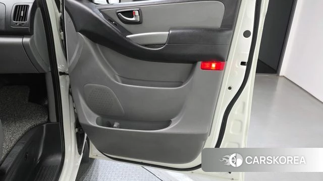 Hyundai The New Grand Starex id 4978047 из Кореи 16