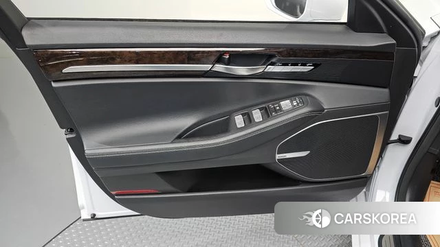 Genesis G90 id 4943933 из Кореи 16