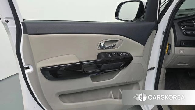 Kia The New Carnival id 5013454 из Кореи 16