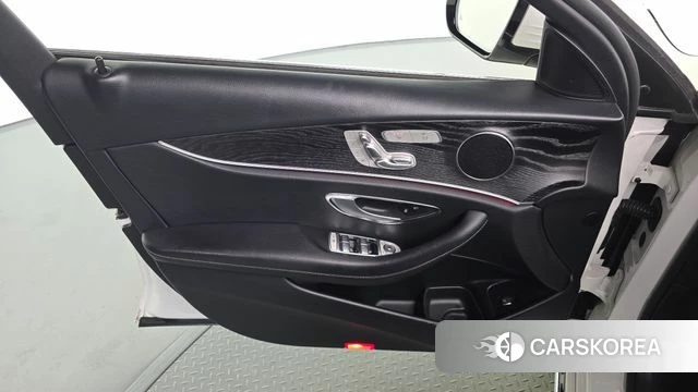 Mercedes-Benz E-Class W213 id 5023778 из Кореи 16