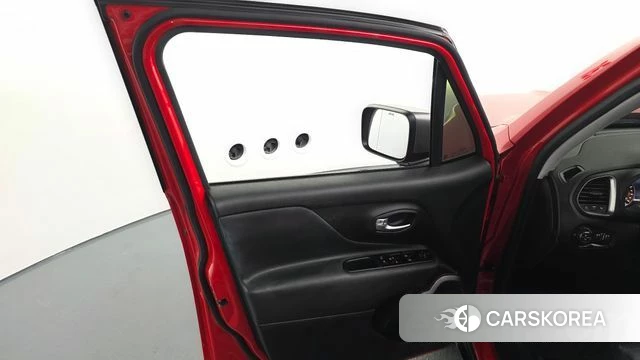 Jeep Renegade id 5003450 из Кореи 16