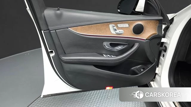 Mercedes-Benz E-Class W213 id 5047055 из Кореи 16