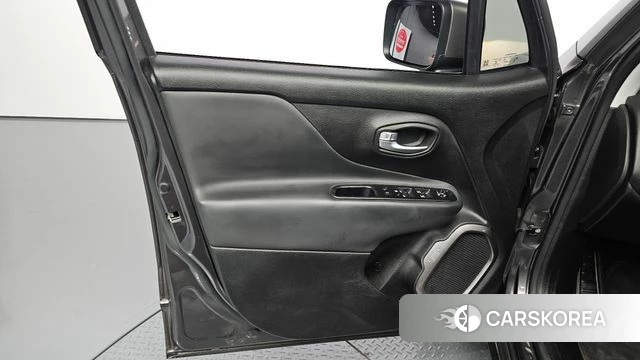 Jeep Renegade id 5023755 из Кореи 16