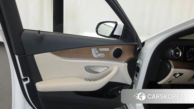 Mercedes-Benz E-Class W213 id 4957839 из Кореи 16