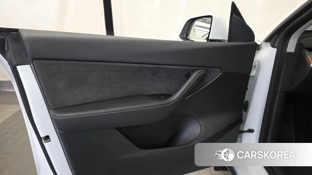 Tesla Model Y id 4692335 из Кореи 16