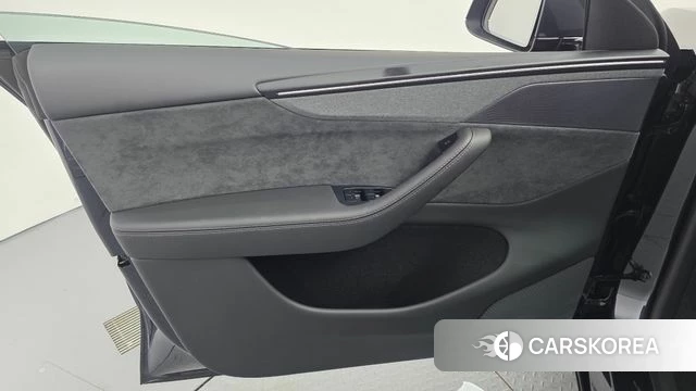 Tesla Model Y id 4934450 из Кореи 16