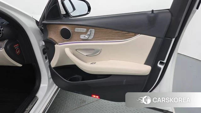 Mercedes-Benz E-Class W213 id 5027175 из Кореи 16