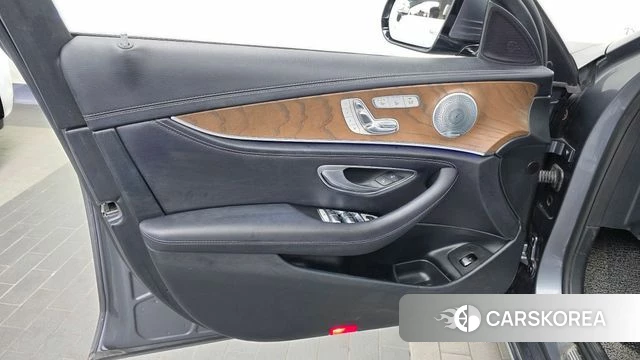 Mercedes-Benz E-Class W213 id 5035788 из Кореи 16
