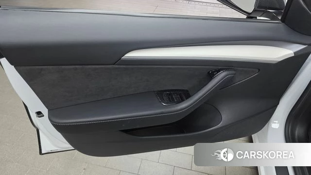 Tesla Model 3 id 4769564 из Кореи 16