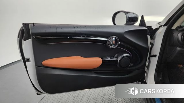 Mini Cooper S id 4223129 из Кореи 16