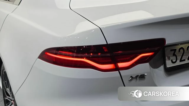 Jaguar XE id 4992603 из Кореи 16