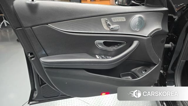 Mercedes-Benz E-Class W213 id 4998676 из Кореи 16