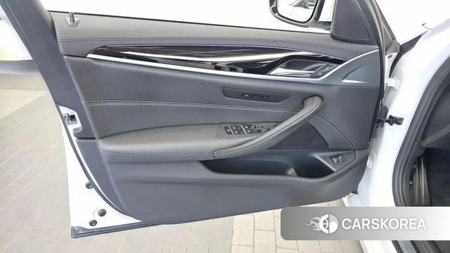 BMW 5 Series (G30) id 5028936 из Кореи 16
