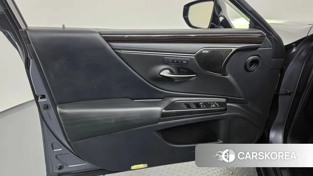 Lexus ES300h 7th generation id 5041824 из Кореи 16