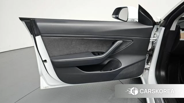 Tesla Model 3 id 4899879 из Кореи 16
