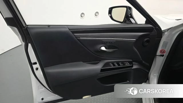 Lexus ES300h 7th generation id 5033014 из Кореи 16