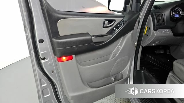 Hyundai The New Grand Starex id 4587260 из Кореи 16