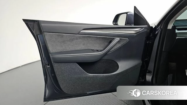 Tesla Model Y id 4950115 из Кореи 16