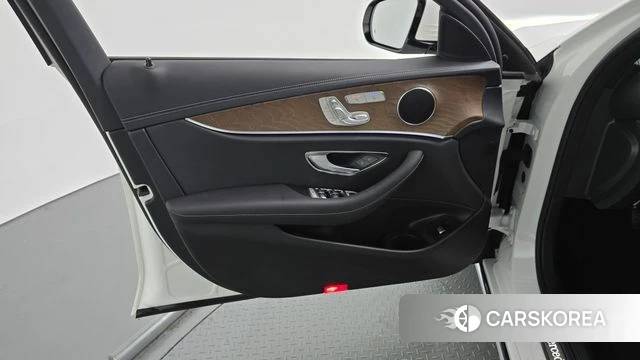 Mercedes-Benz E-Class W213 id 4950681 из Кореи 16