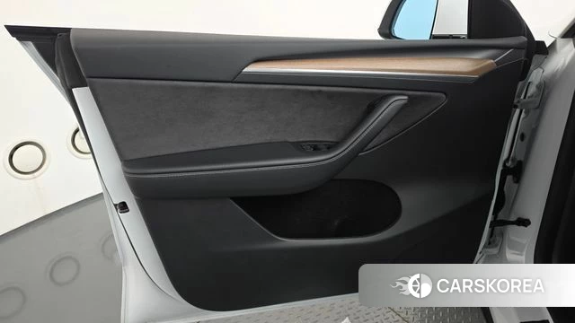 Tesla Model Y id 4681746 из Кореи 16