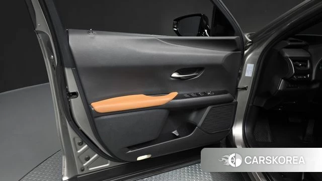 Lexus UX250h id 4952781 из Кореи 16