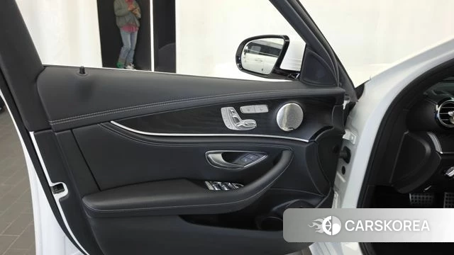 Mercedes-Benz E-Class W213 id 4965944 из Кореи 16