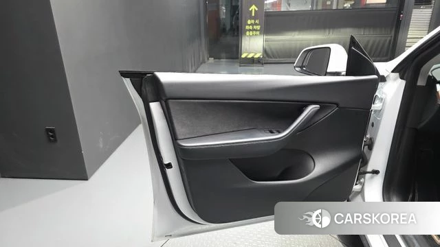 Tesla Model Y id 4906317 из Кореи 16