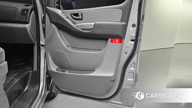 Hyundai The New Grand Starex id 4775571 из Кореи 16