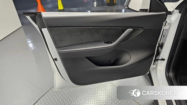 Tesla Model Y id 4671768 из Кореи 16