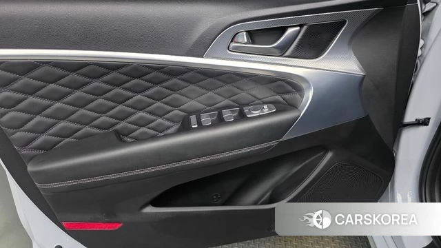 Genesis The New G70 id 4992321 из Кореи 16