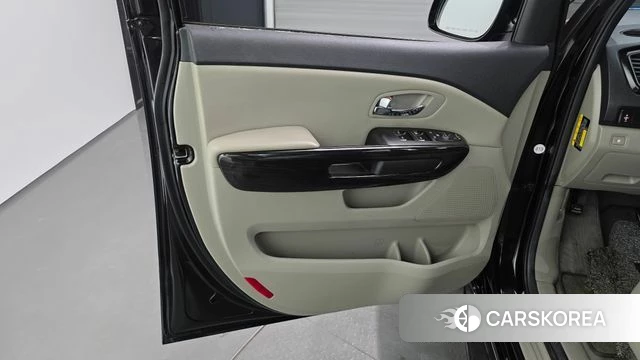 Kia The New Carnival id 5013998 из Кореи 16