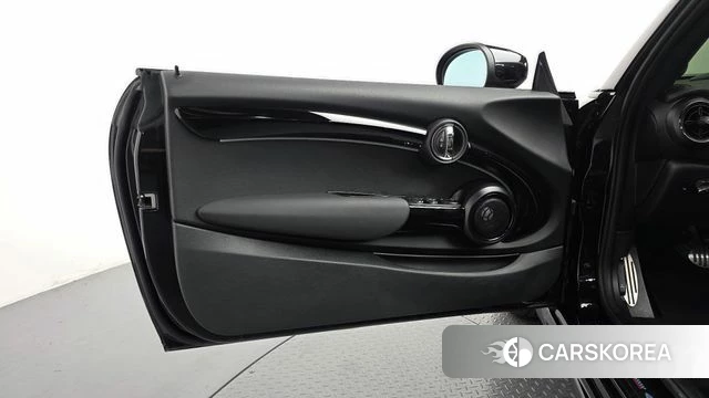Mini Cooper S Convertible id 4941490 из Кореи 16