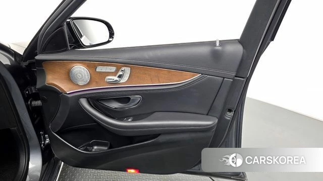 Mercedes-Benz E-Class W213 id 4952809 из Кореи 16