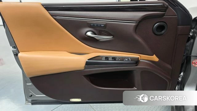 Lexus ES300h 7th generation id 4952799 из Кореи 16
