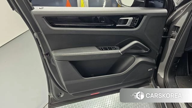 Porsche Cayenne (PO536) id 5018304 из Кореи 16
