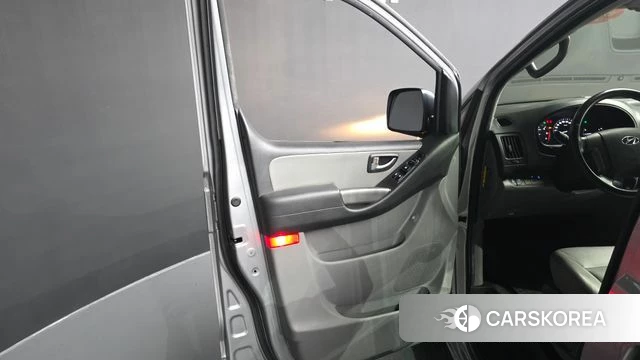 Hyundai The New Grand Starex id 4952432 из Кореи 16