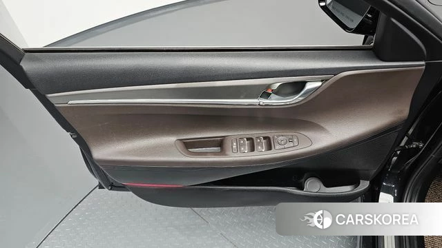 Hyundai The New Grandeur IG Hybrid id 4930609 из Кореи 16